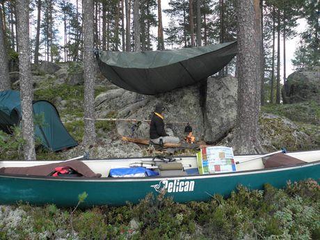 Kamperen tijdens kanotocht in Zweden